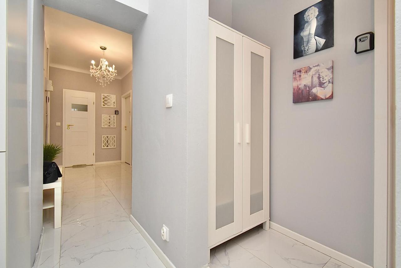 Rental Apartments Aleja Niepodleglosci Varşovia Exterior foto