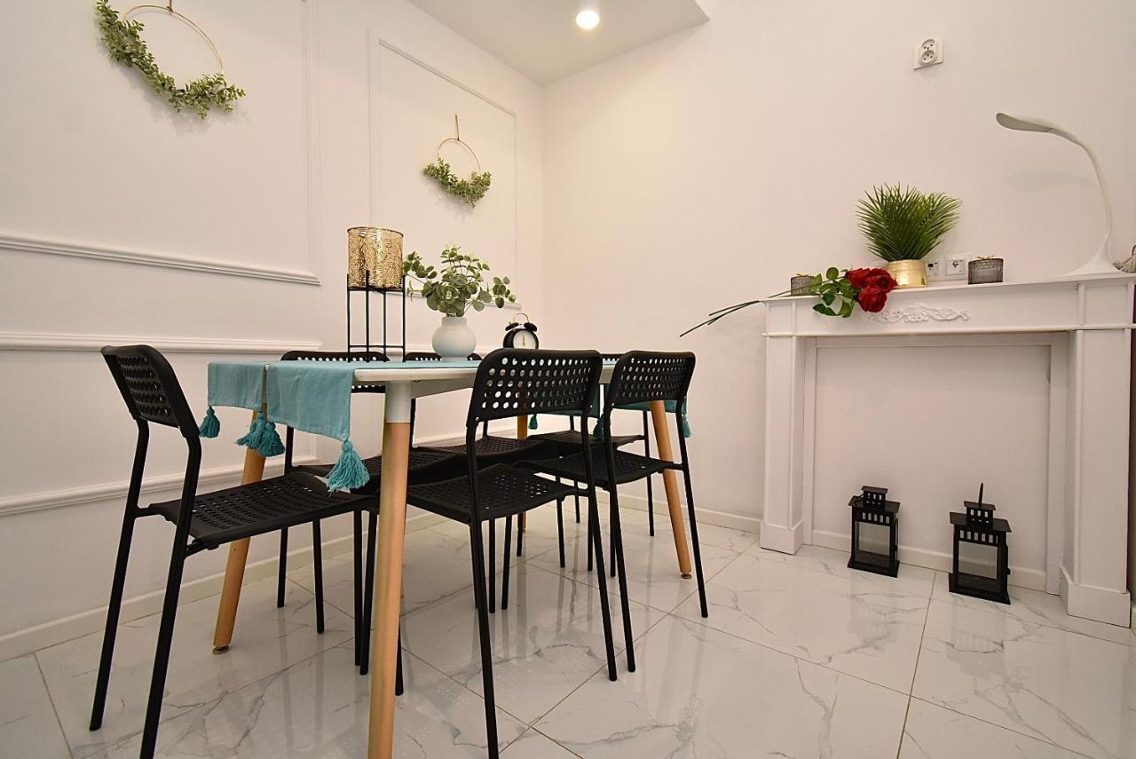 Rental Apartments Aleja Niepodleglosci Varşovia Exterior foto