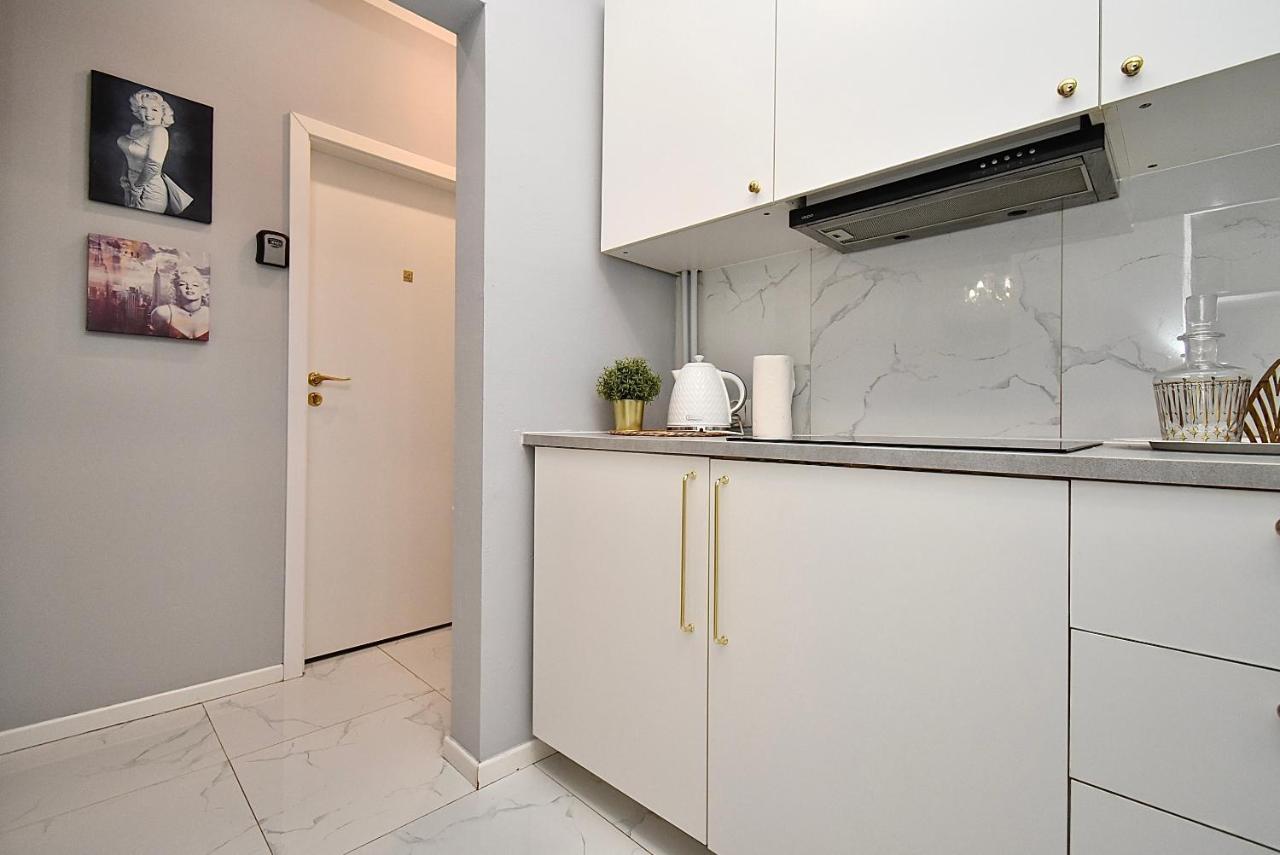 Rental Apartments Aleja Niepodleglosci Varşovia Exterior foto